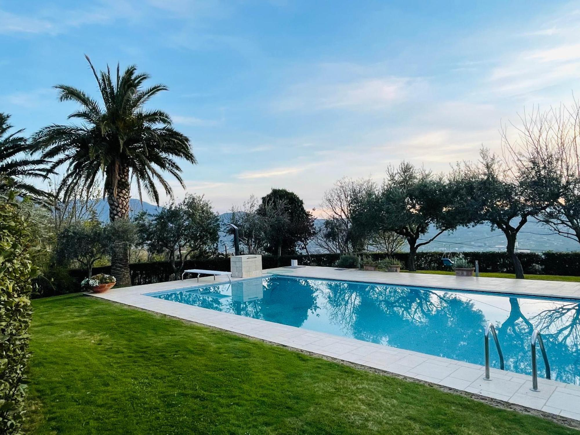 Villa Mandetta B&B Santo Stefano del Sole Екстериор снимка